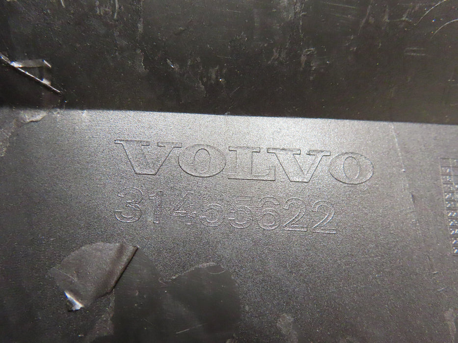 2018-2020 VOLVO V60 S60 FRONT BUMPER COVER W/LOWER GRILLE W/GRILLE OEM