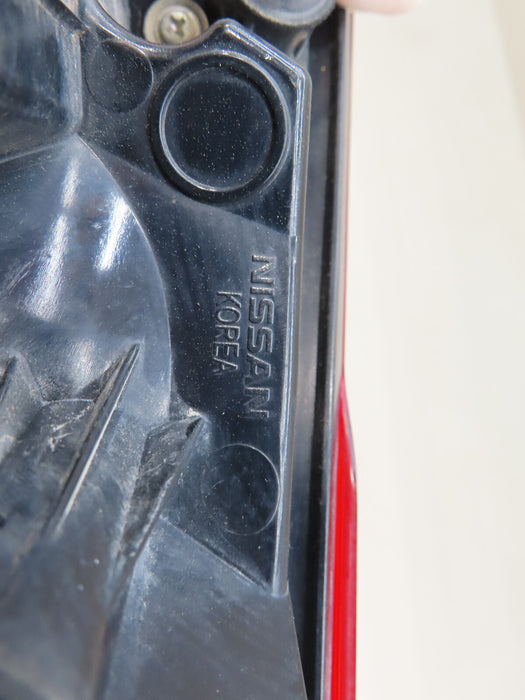 2017-2020 NISSAN ROGUE REAR LEFT DRIVER SIDE INNER TAIL LIGHT OEM