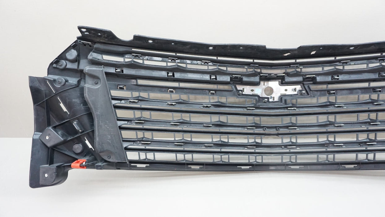 2022-2023 CHEVROLET TRAVERSE FRONT MAIN CENTER GRILLE OEM 23376131