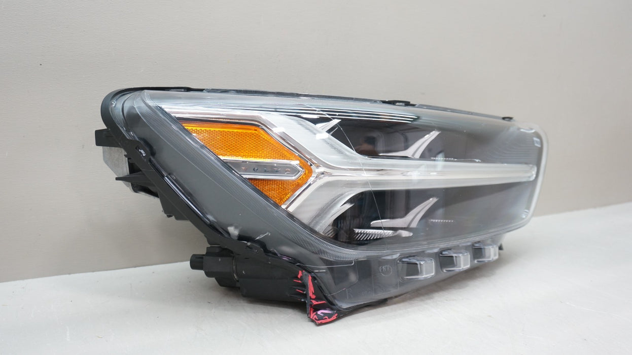 2019-2022 VOLVO XC40 FRONT RIGHT PASSENGER SIDE LED HEADLIGHT OEM 31655998