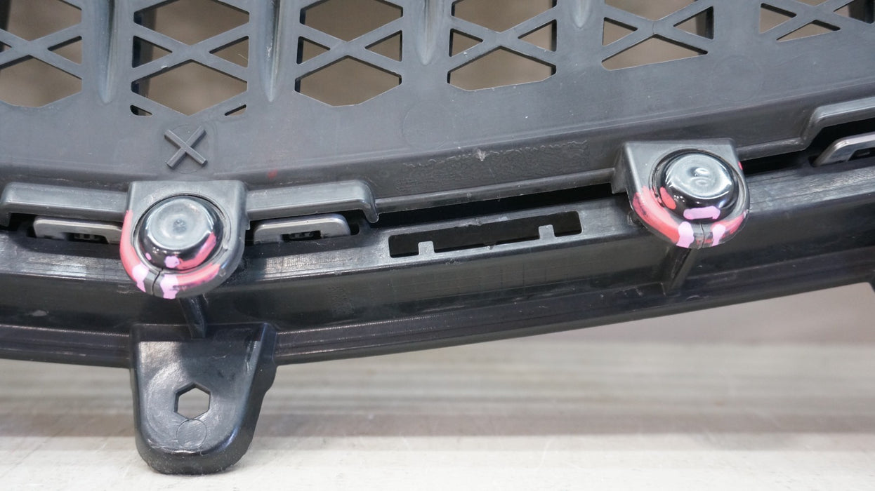 2017-2020 BUICK ENCORE FRONT RADIATOR GRILLE GRILL 42582101 OEM