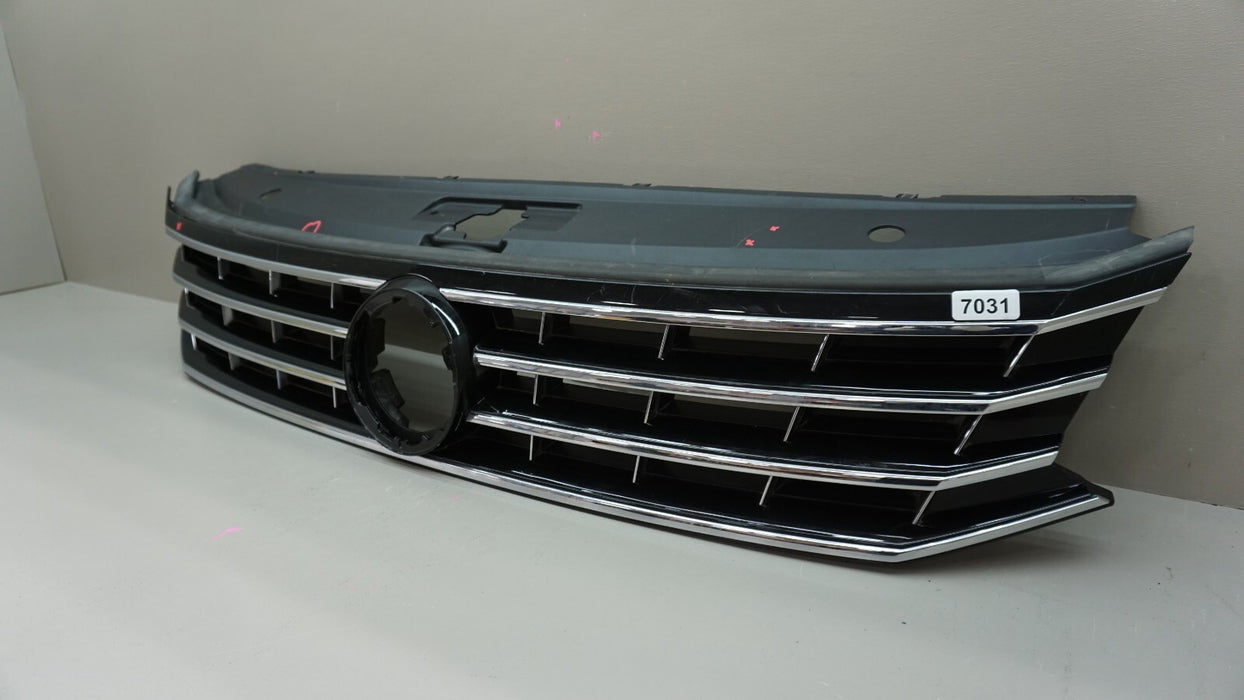2016-2019 VOLKSWAGEN PASSAT FRONT UPPER MAIN GRILLE 516853653C OEM