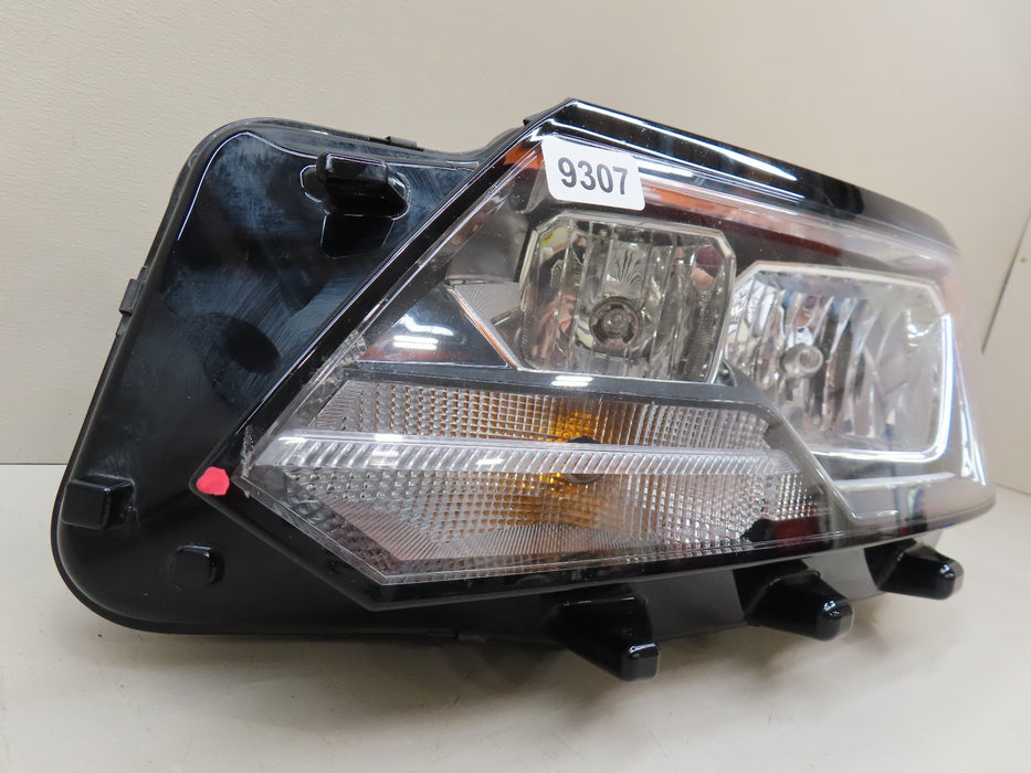 2016-2019 VOLKSWAGEN PASSAT FRONT LEFT DRIVER SIDE HEADLIGHT OEM 9307