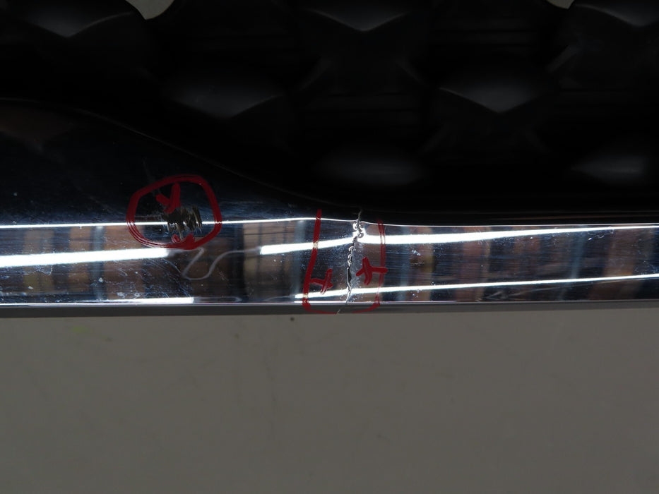 2016-2017 KIA SORENTO FRONT BUMPER RADIATOR COVER GRILLE GRILL WITH EMBLEM OEM
