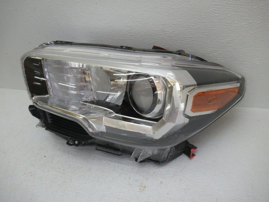 2016-2019 TOYOTA TACOMA FRONT LEFT DRIVER SIDE HEADLIGHT HALOGEN LIGHT LAMP OEM