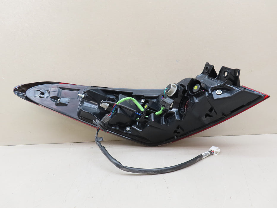 2018-2023 TOYOTA CAMRY REAR RIGHT PASSENGER SIDE TAIL LIGHT OEM OUTER