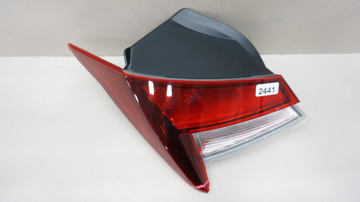 2021-2024 HYUNDAI ELANTRA REAR LEFT DRIVERS SIDE TAIL LIGHT OEM