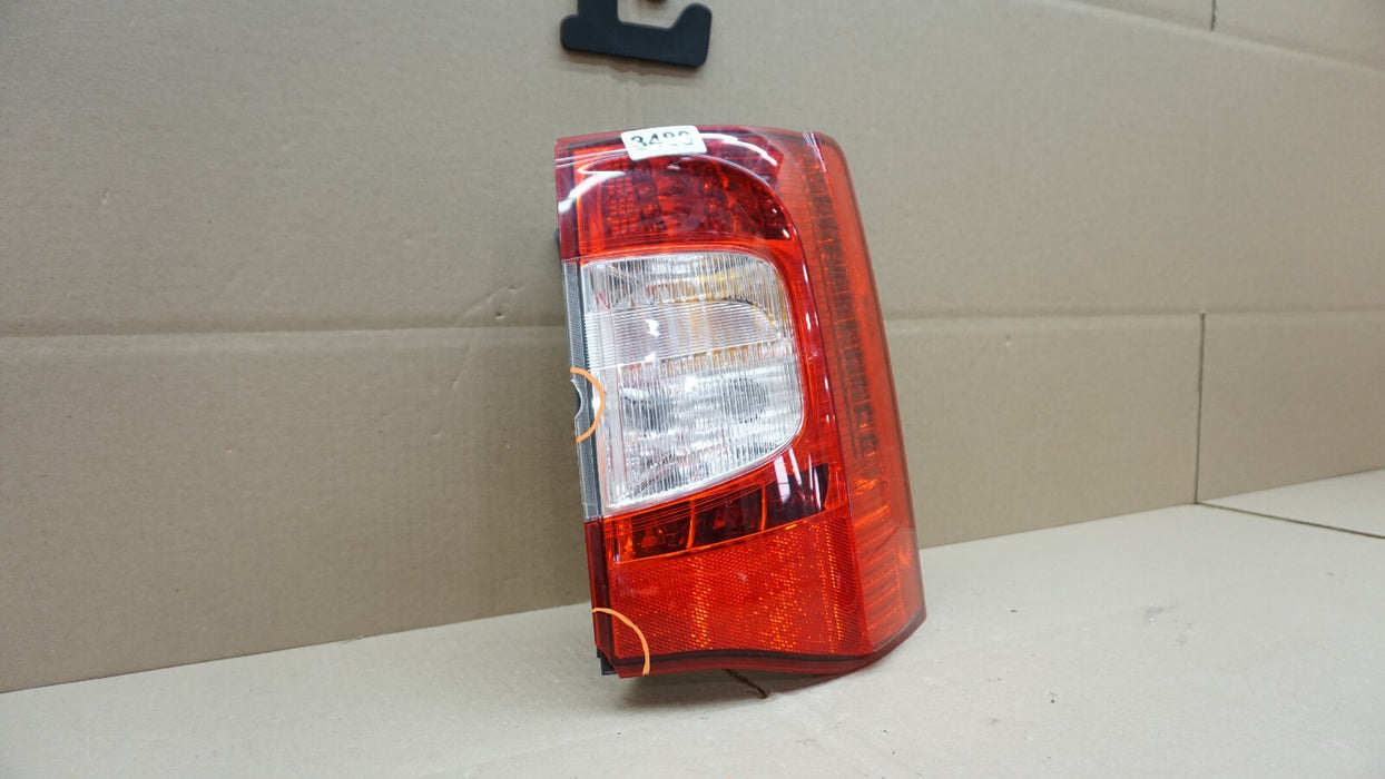 2011-2016 CHRYSLER TOWN & COUNTRY REAR RIGHT PASSENGER SIDE TAIL LIGHT OEM