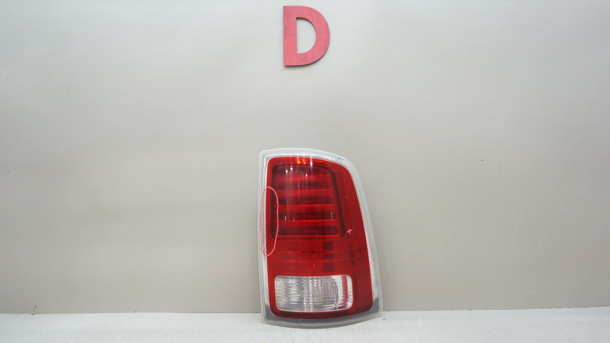 2013-2018 DODGE RAM 1500 2500 3500 REAR RIGHT SIDE TAIL LIGHT OEM 50693B