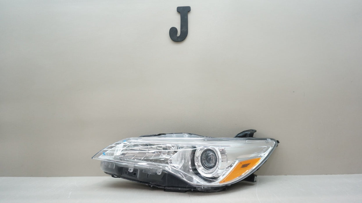 2015-2017 TOYOTA CAMRY FRONT LEFT DRIVER SIDE HALOGEN HEADLIGHT OEM