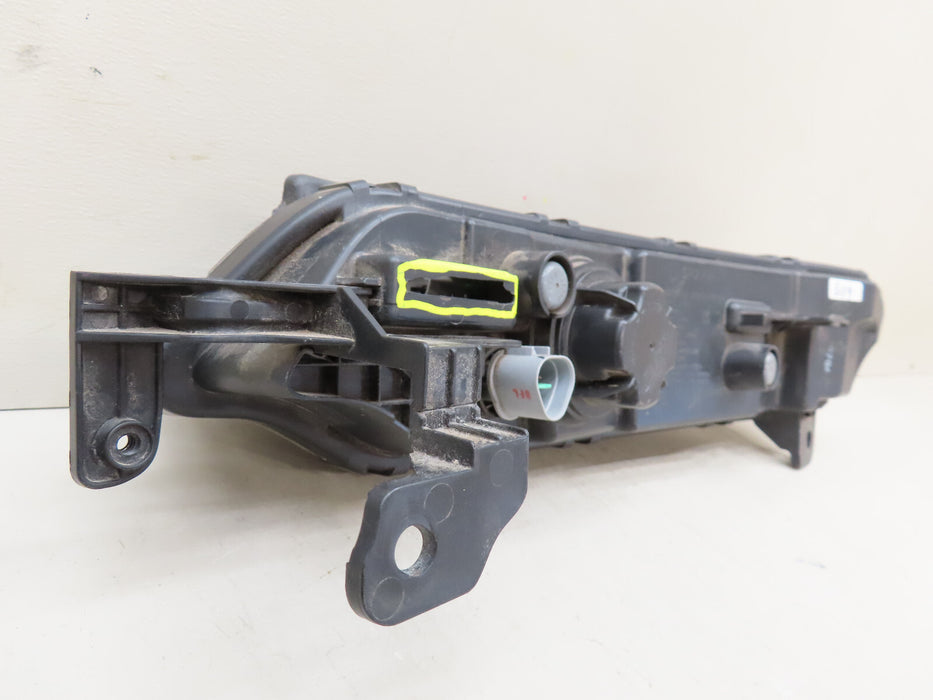 2020-2022 KIA SELTOS FRONT RIGH PASSENGER DAYTIME RUNNING LIGHT OEM 92109-Q5