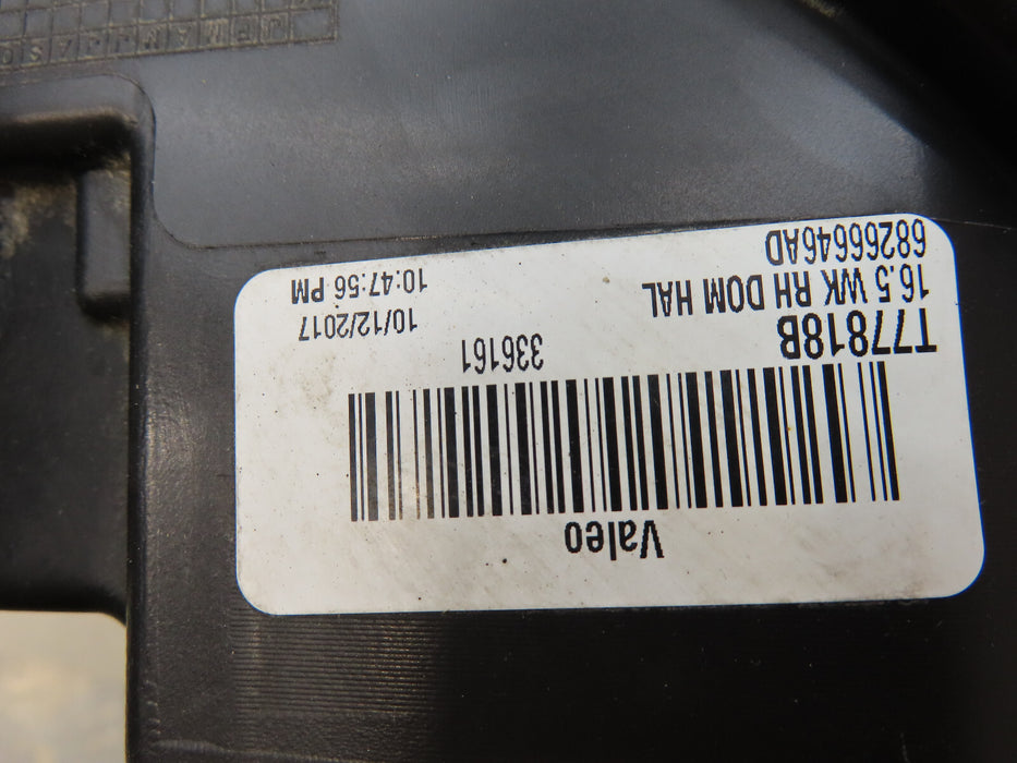 2017-2022 JEEP GRAND CHEROKEE FRONT RIGHT PASSENGER HEADLIGHT HALOGEN OEM