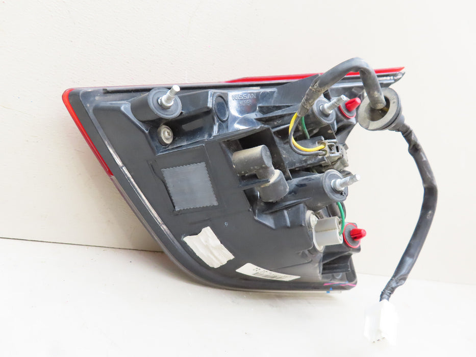 2017-2020 NISSAN ROGUE REAR LEFT DRIVER SIDE INNER TAIL LIGHT OEM