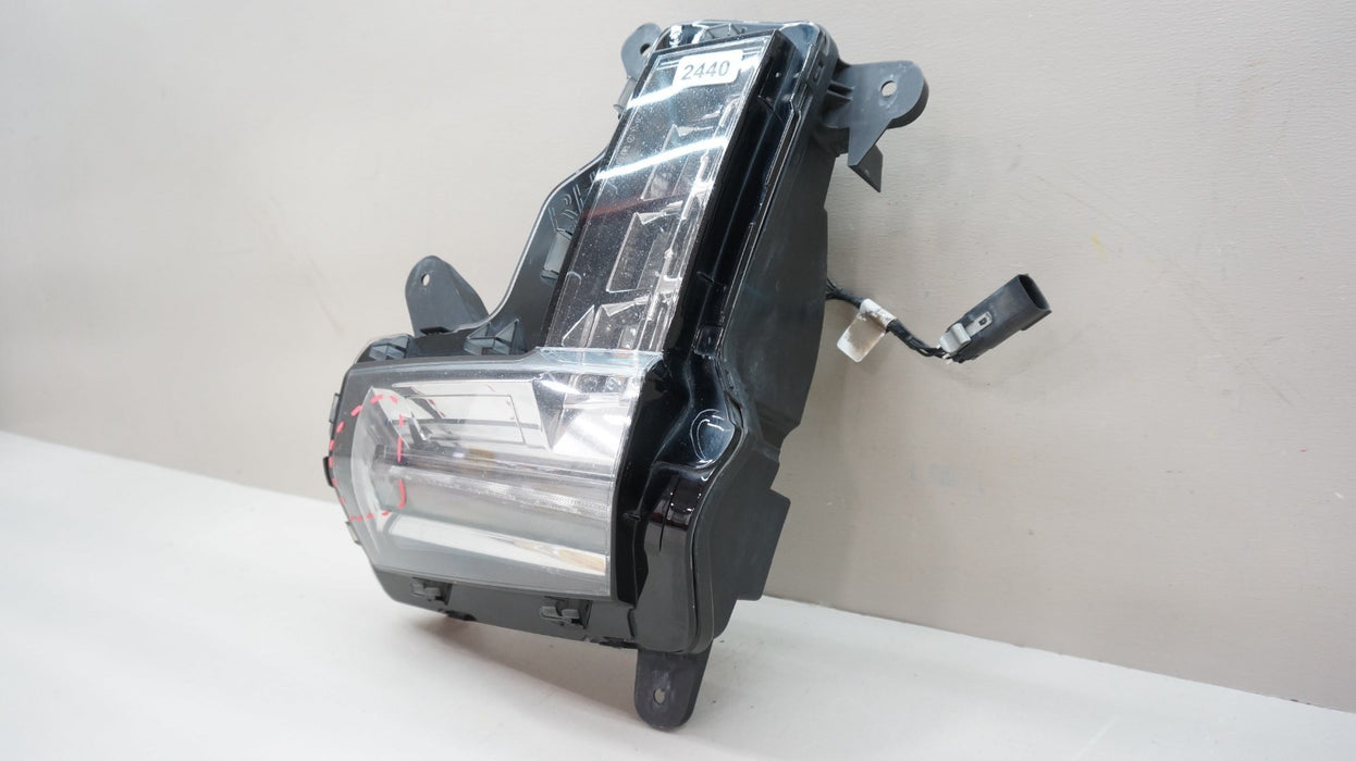 2015-2020 CADILLAC ESCALADE FRONT RIGHT PASSENGER SIDE FOG LIGHT OEM
