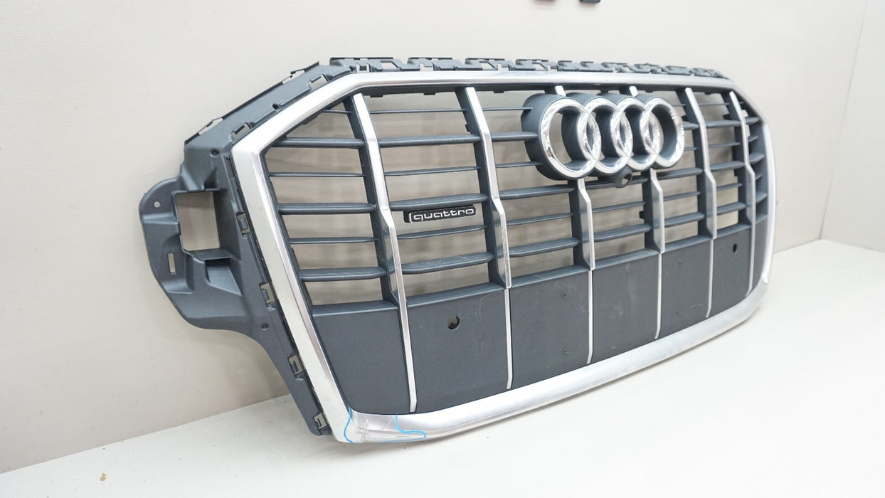 2017-2019 AUDI Q7 QUATTRO FRONT BUMPER UPPER GRILLE 4M0853651 OEM