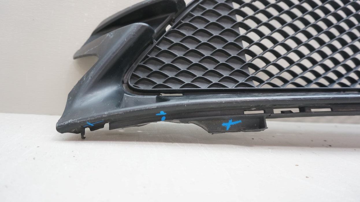 2019-2023 MERCEDES BENZ C300 FRONT LOWER CENTER GRILLE OEM 205-885-25 01
