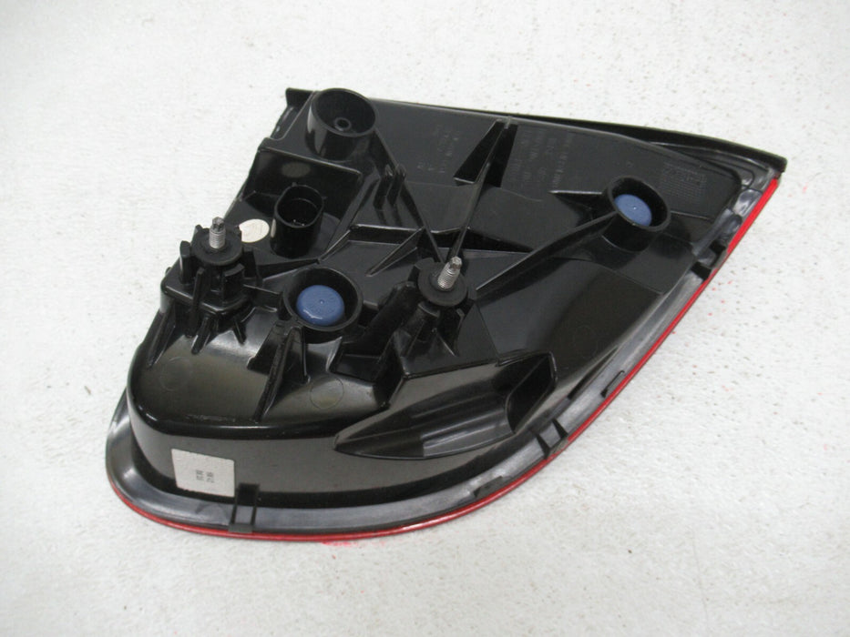2011 - 2014 PORSCHE CAYENNE RIGHT PASSENGER SIDE TAIL LIGHT BRAKE STOP LAMP OEM