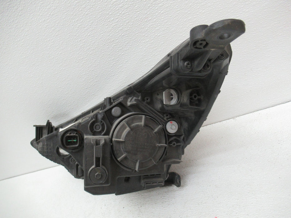 2015-2017 HYUNDAI ACCENT FRONT RIGHT PASSENGER SIDE HEADLIGHT LAMP OEM
