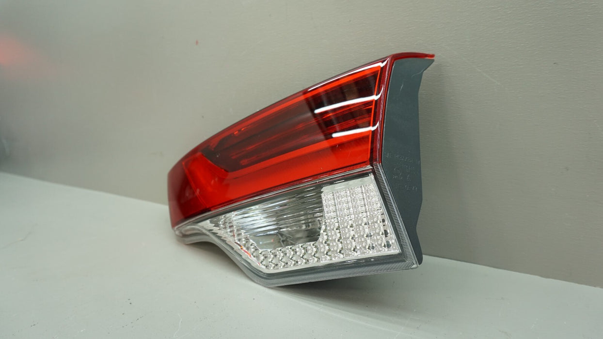 2017-2019 TOYOTA HIGHLANDER REAR RIGHT PASSENGER SIDE INNER TAIL LIGHT LAMP OEM