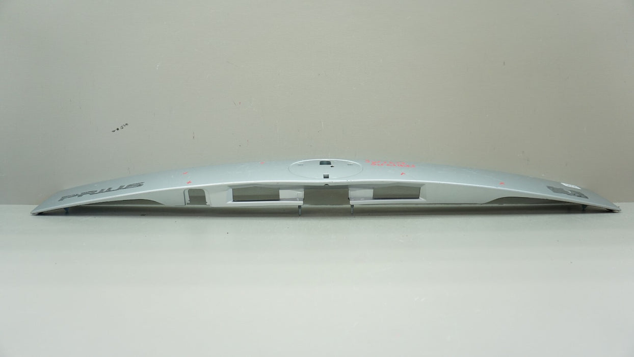 2010-2015 TOYOTA PRIUS REAR TAILGATE LIFTGATE MOLDING COVER TRIM OEM 76801-47070
