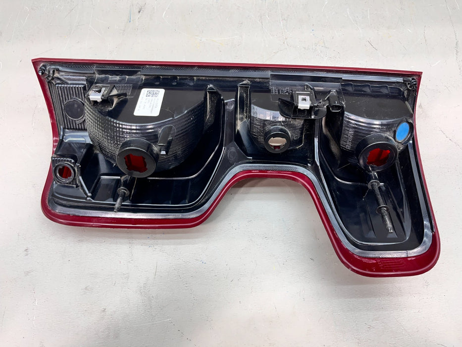 2020-2023 CHEVROLET SILVERADO 2500 3500 LH OUTER TAIL LIGHT OEM 85161936