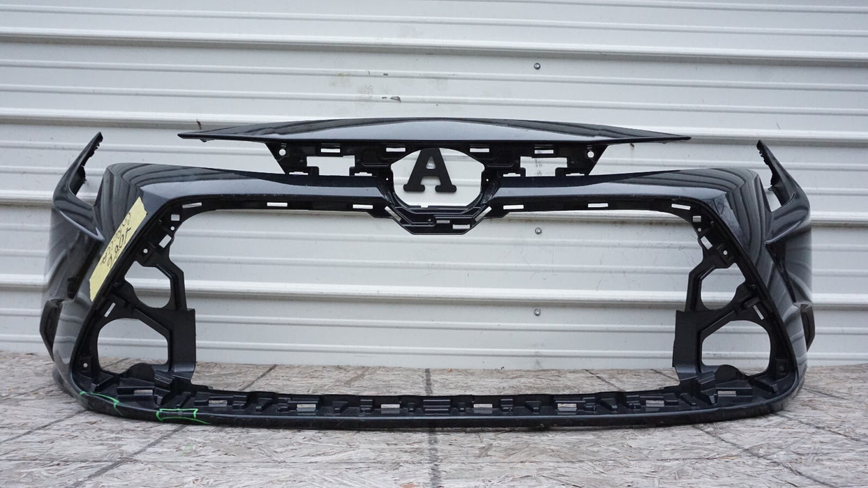 2019-2020 TOYOTA COROLLA FRONT BUMPER COVER OEM 19 20