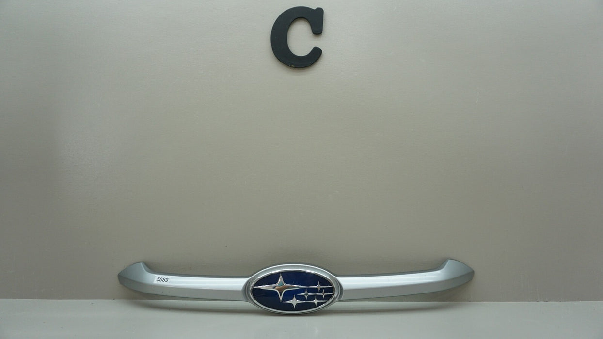 2020-2021 SUBARU OUTBACK FRONT BUMPER GRILLE MOLDING TRIM W/ EMBLEM OEM