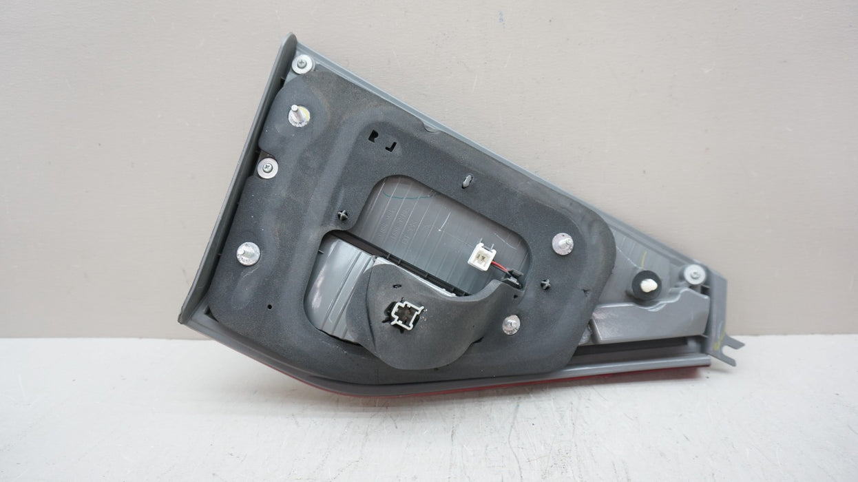 2014-2017 HONDA ODYSSEY RH RIGHT PASSENGER INNER LIFTGATE TAIL LIGHT TL OEM