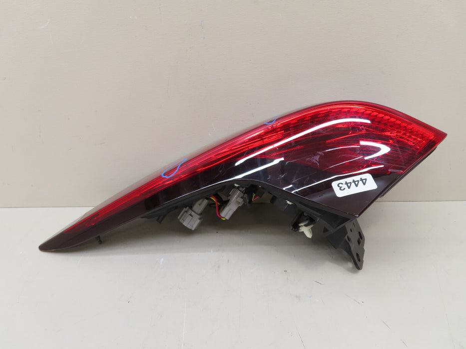 2021-2024 NISSAN ROGUE RIGHT PASSENGER OUTER TAIL LIGHT HALOGEN/LED OEM