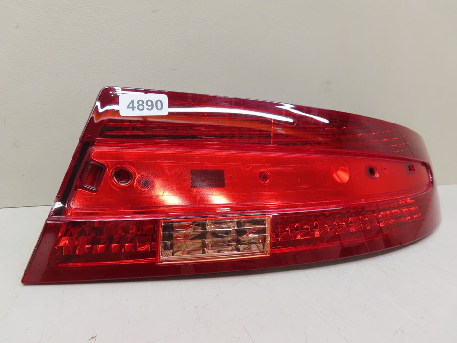 ASTON MARTIN D89,V8 VANTAGE REAR RIGHT PASSENGER SIDE TAIL LIGHT OEM