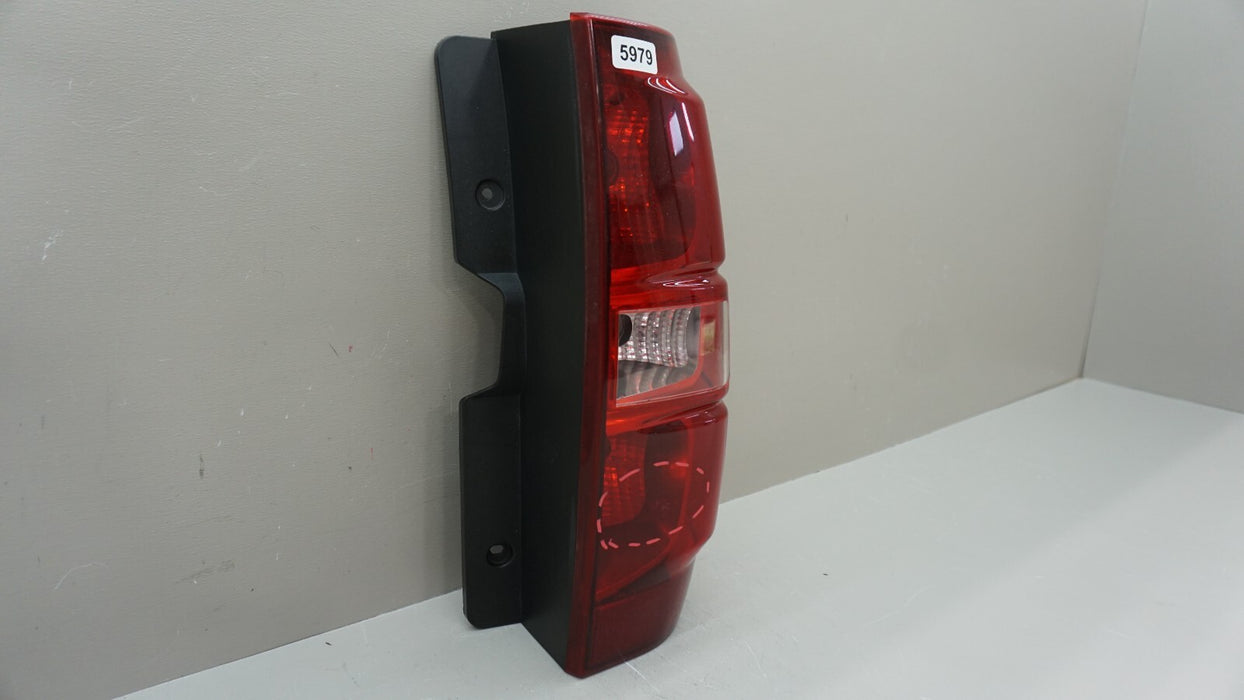 2007-2014 CHEVROLET TAHOE REAR RH RIGHT PASSENGER SIDE TAIL LIGHT OEM