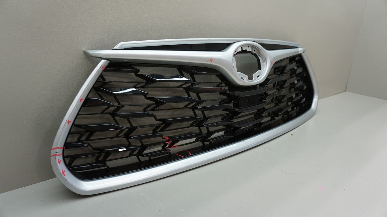 2020-2023 TOYOTA HIGHLANDER FRONT UPPER MAIN GRILLE 53101 0E330 OEM 20 21 22 23