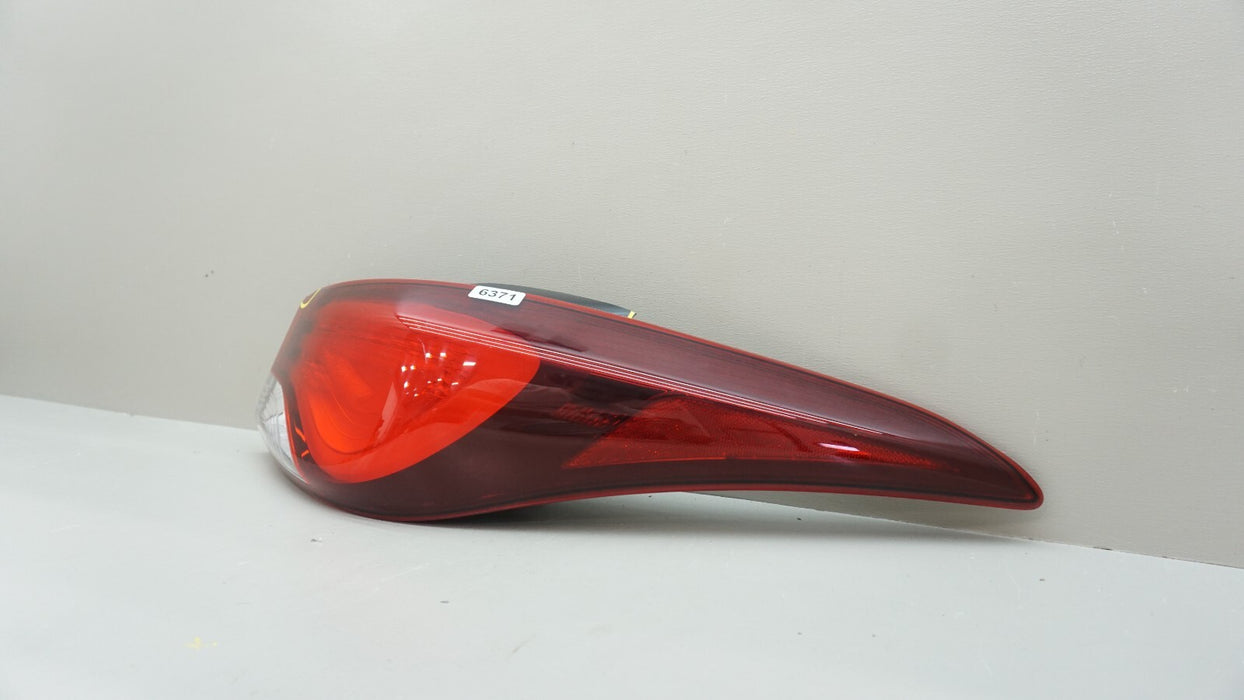 2014-2016 HYUNDAI ELANTRA REAR RH RIGHT PASSENGER SIDE TAIL LIGHT OEM