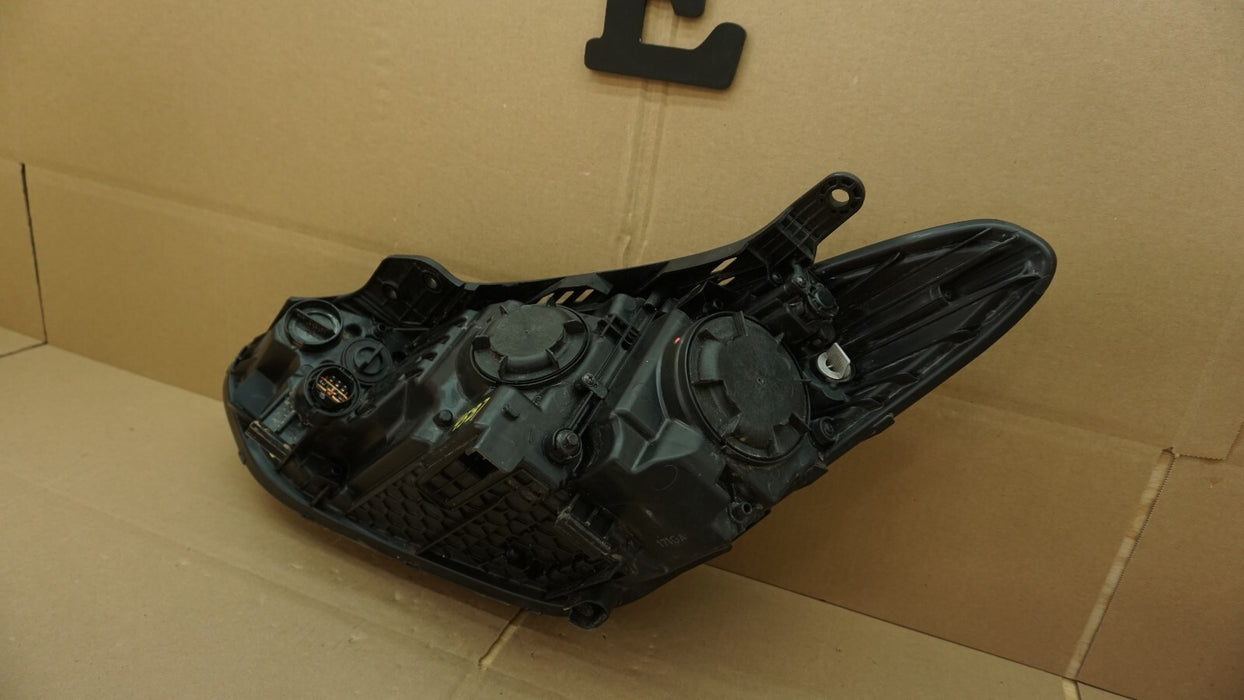 2017-2019 HYUNDAI SANTA FE FRONT RIGHT PASSENGER SIDE HEADLIGHT HALOGEN OEM