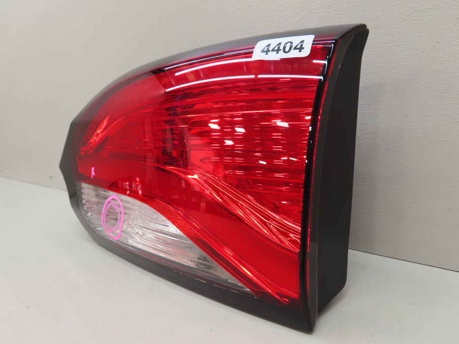 2017-2020 CHRYSLER PACIFICA REAR RIGHT PASSENGER SIDE INNER TAIL LIGHT OEM