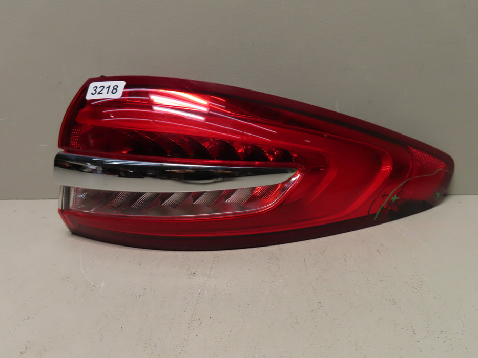 2017- 2020 FORD FUSION REAR RIGHT PASSENGER OUTER SIDE TAIL LIGHT LED OEM