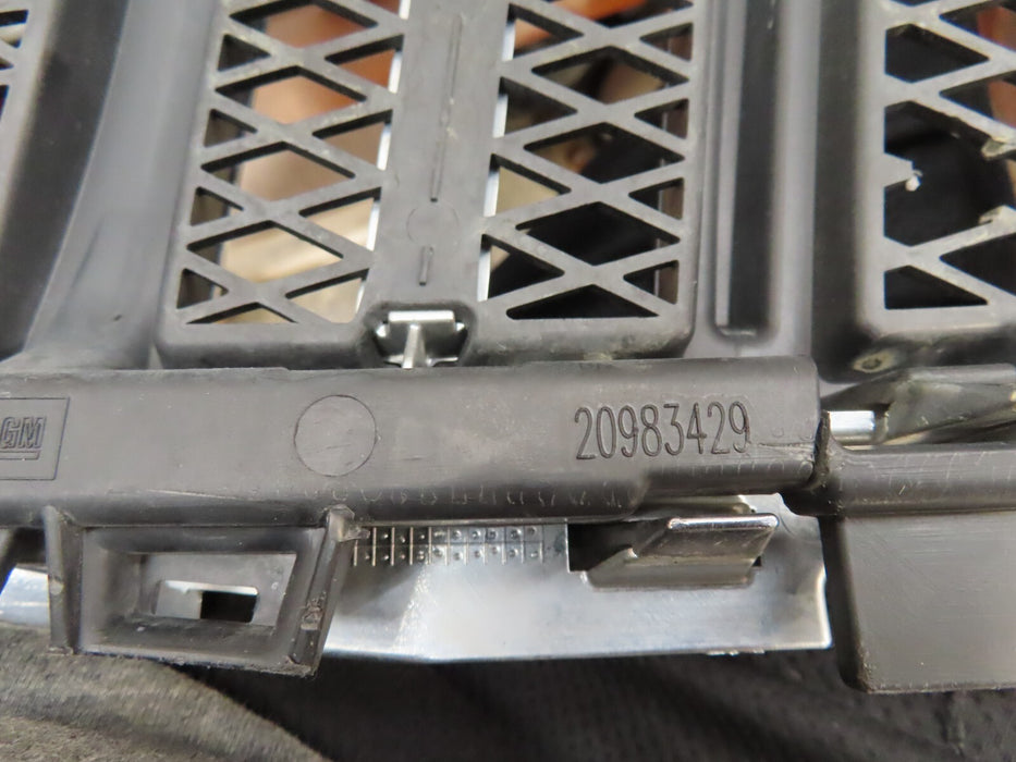 2013-2017 BUICK ENCLAVE FRONT BUMPER RADIATOR GRILLE W/ EMBLEM OEM 84055812