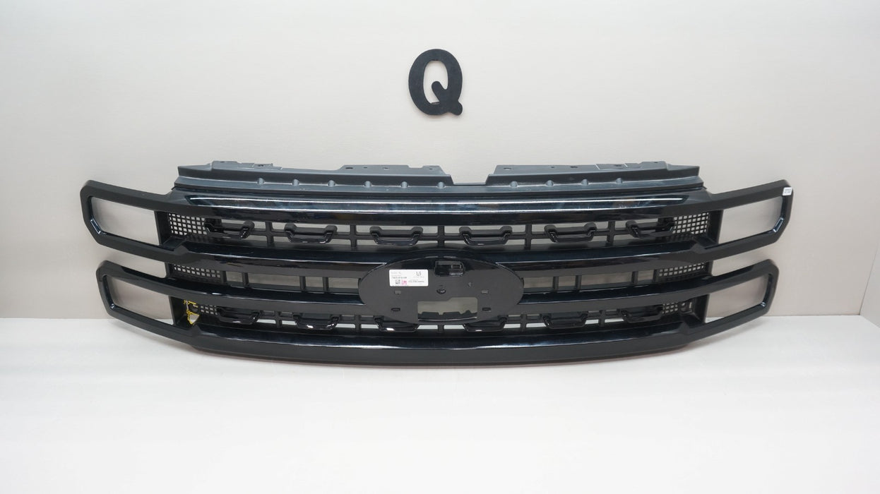 2023-2025 FORD F250 F350 SUPER DUTY FRONT BUMPER GRILLE OEM PC3B-8A164