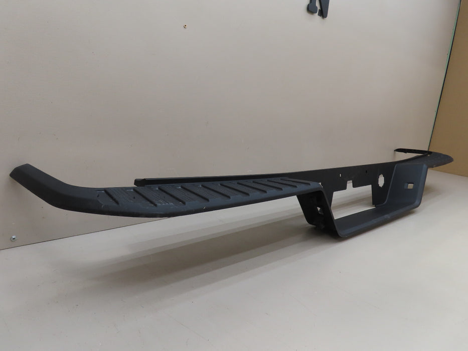 2019-2023 GMC-CHEVROLET 1500 2500 3500 REAR FASCIA STEP PAD BUMPER COVER OEM