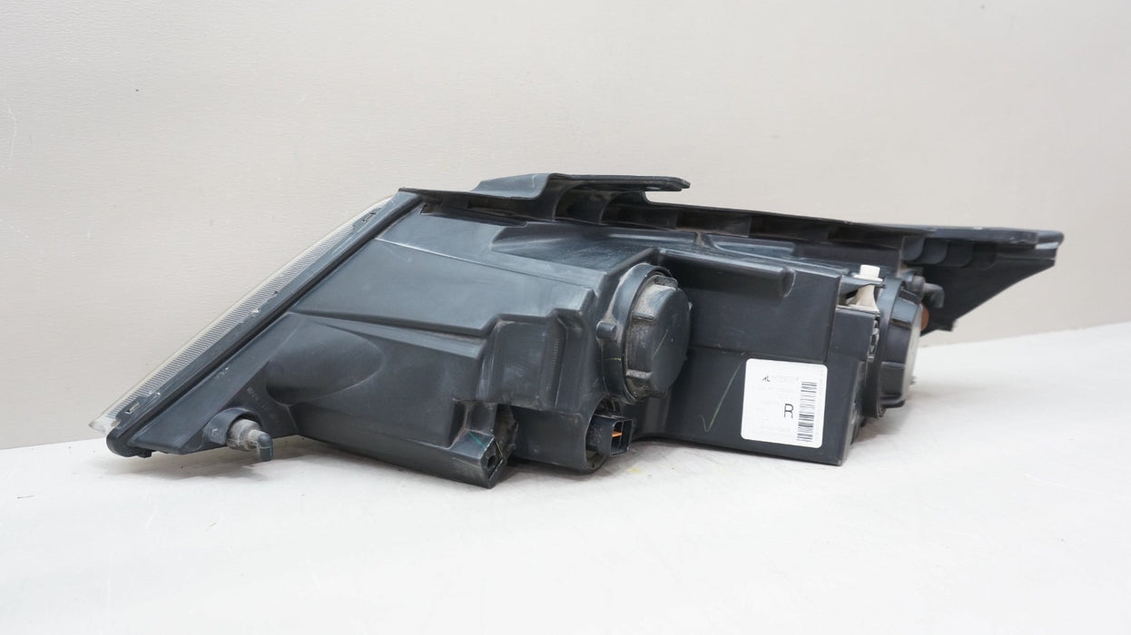 2011-2013 KIA SORENTO FRONT RIGHT SIDE HALOGEN HEADLIGHT OEM 92102-1U200