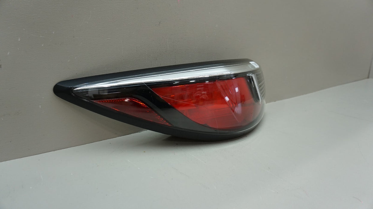 2016-2019 TOYOTA YARIS REAR LEFT DRIVER SIDE TAIL LIGHT OEM 16 17 18 19