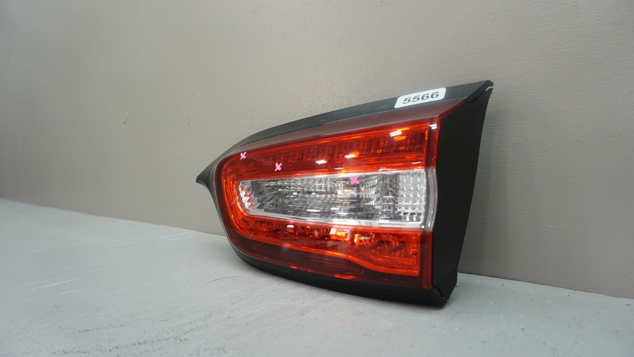 2014-2018 JEEP CHEROKEE RIGHT PASSENGER SIDE INNER TAIL LIGHT OEM 15 16 14