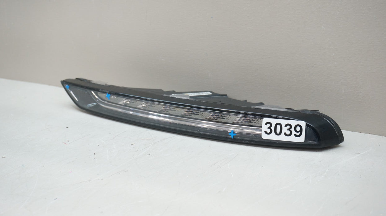 2015-2018 PORSCHE MACAN LH LEFT FRONT LED DRL TURN SIGNAL 95B-941.181.A OEM