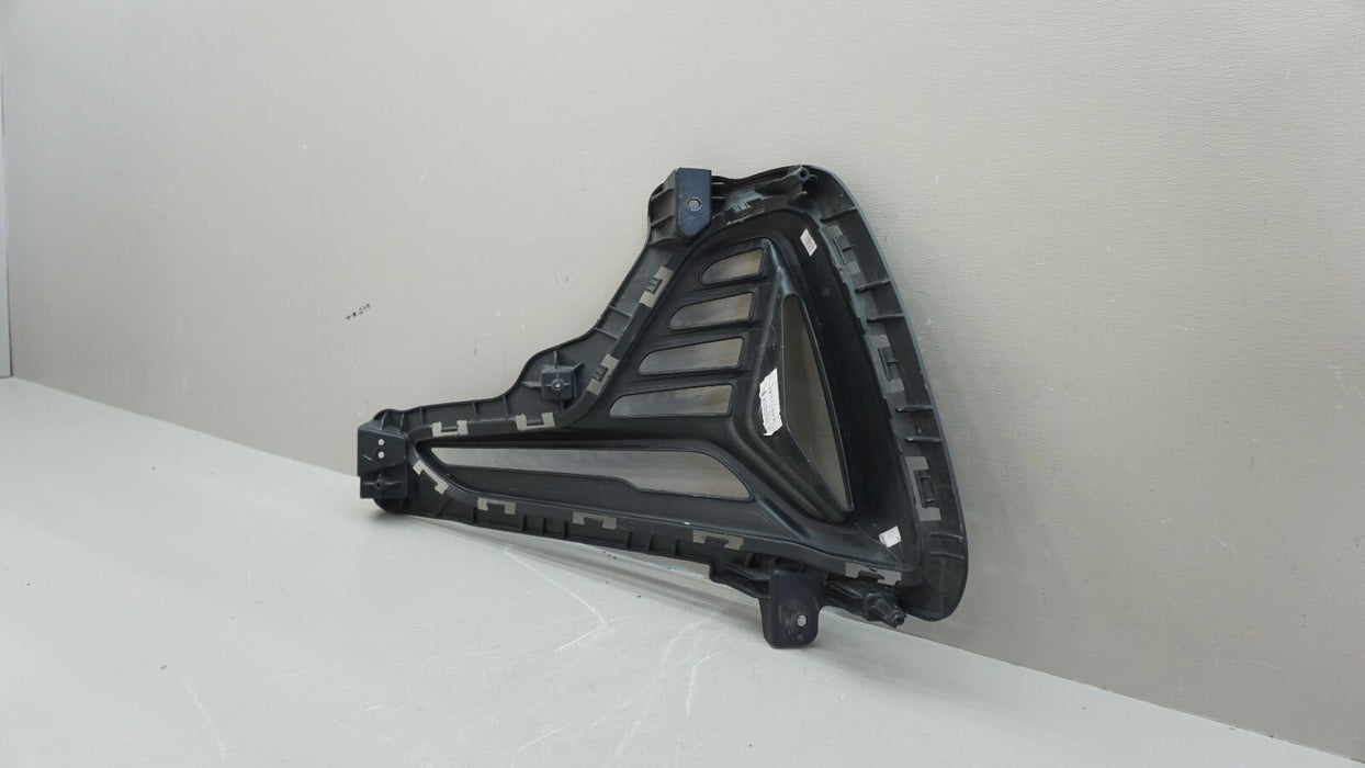 2018-2019 HYUNDAI SONATA FRONT RIGHT PASSENGER SIDE FOG LIGHT BEZEL 86522-E6710