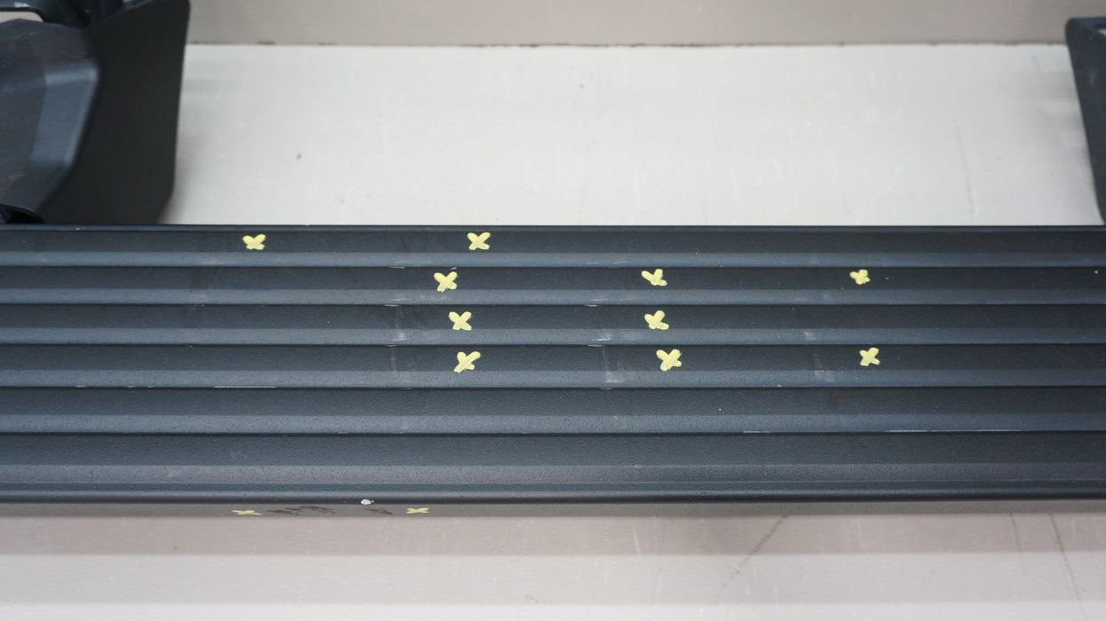 2020-2025 CHEVROLET SILVERADO / GMC SIERRA 2500 3500 LEFT RUNNING BOARD OEM