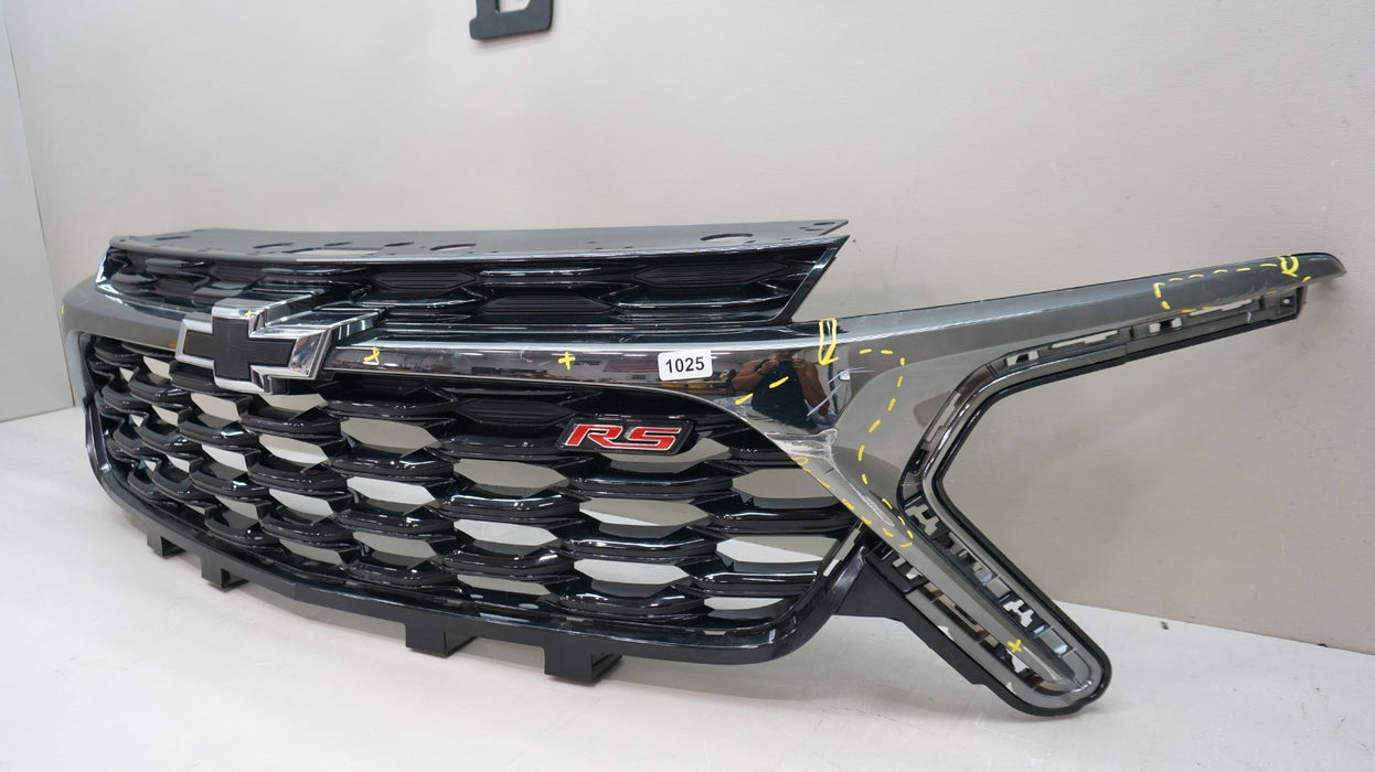 2024-2025 CHEVROLET TRAX RS FRONT BUMPER RADIATOR GRILLE OEM 42780278