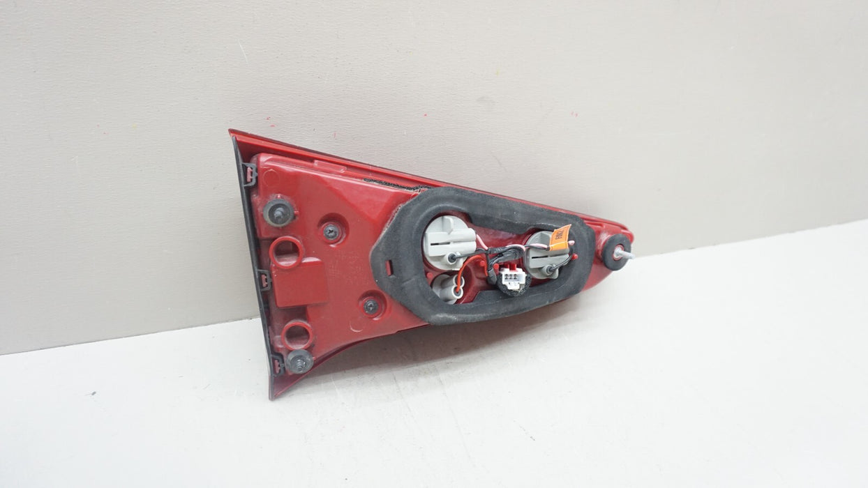 2016-2018 HYUNDAI TUCSON REAR RH RIGHT PASSENGER SIDE INNER TAIL LIGHT OEM
