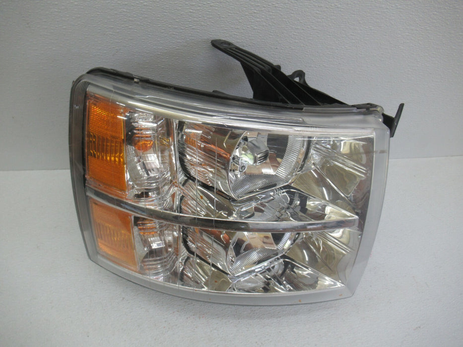 2007-2013 CHEVROLET SILVERADO FRONT RIGHT PASSENGER SIDE HEADLIGHT HALOGEN OEM