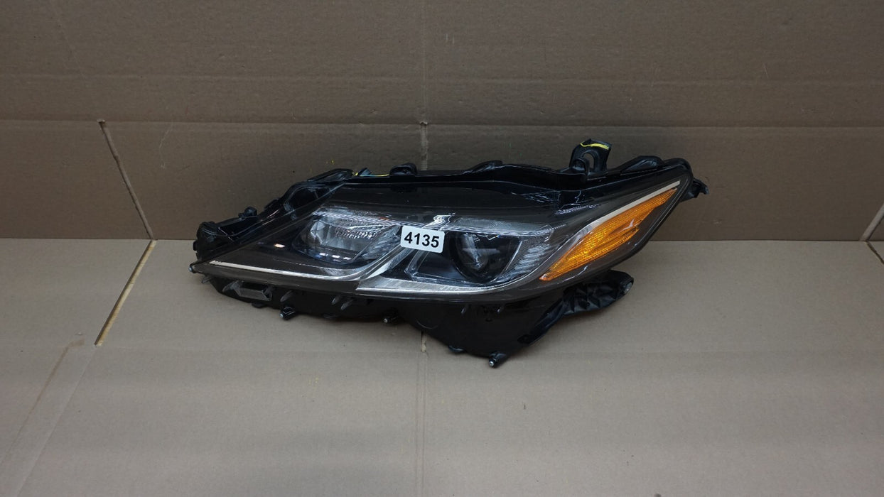 2018-2019 TOYOTA CAMRY FRONT LEFT LH DRIVERS HEADLIGHT OEM 18 19