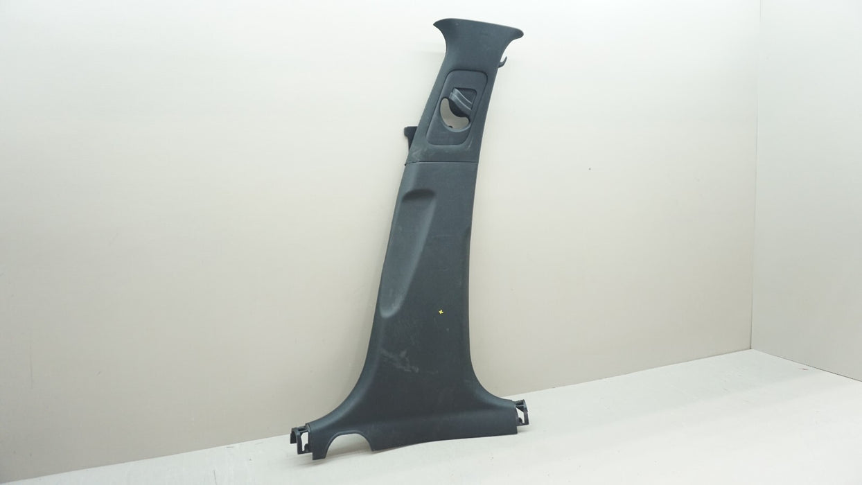 2018-2023 KIA STINGER RIGHT SIDE CENTER B PILLAR LOWER TRIM OEM 85845-J5000